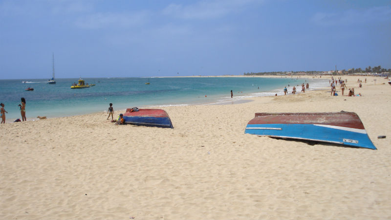 Strand in der Nähe des Piers von Santa Maria