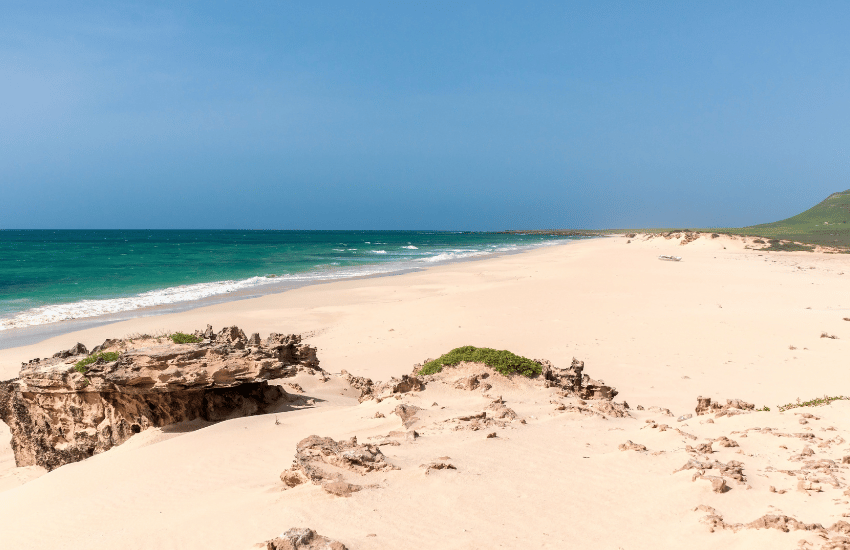 Strand Curralinho, Varandinha, Curral Velho und Santa Monica - Boavista